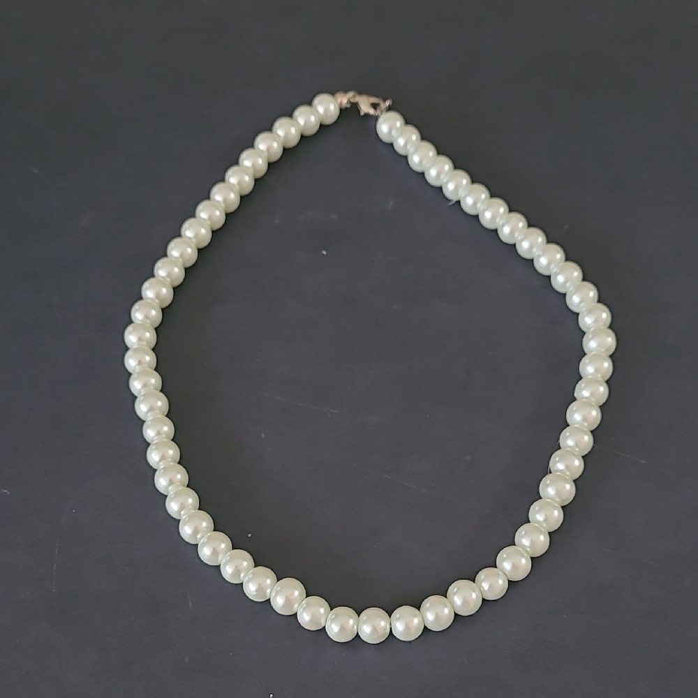 Classic White Pearl Necklace